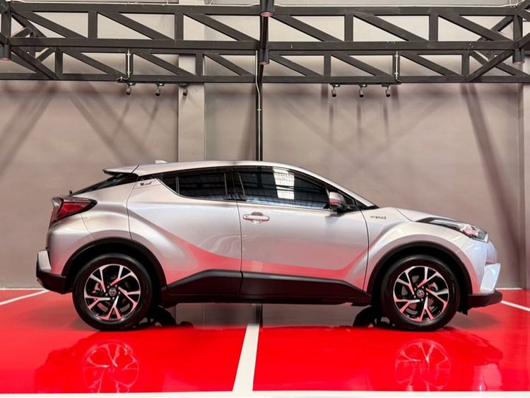 Toyota C-HR 2020 1.8 HV Hi Utility-car ไฮบริด ไม่ติดแก๊ส เกียร์อัตโนมัติ บรอนซ์เงิน รูปที่ 2