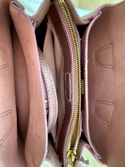 กระเป๋าสะพาย MCM แท้ ชมพูมุก หมุดทอง สวย ส่งฟรี   รูปที่ 4