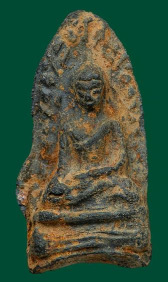 พระรอดเนื้อเขียวก้นครก