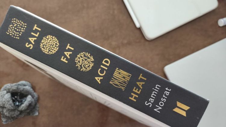 "Salt, Fat, Acid, Heat: Mastering the Elements of Good Cooking" โดย Samin Nosrat  รูปที่ 3