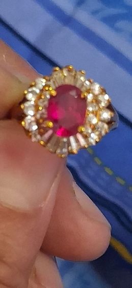 แหวนเก่าประดับพลอยสวยสภาพมือหนึ่ง