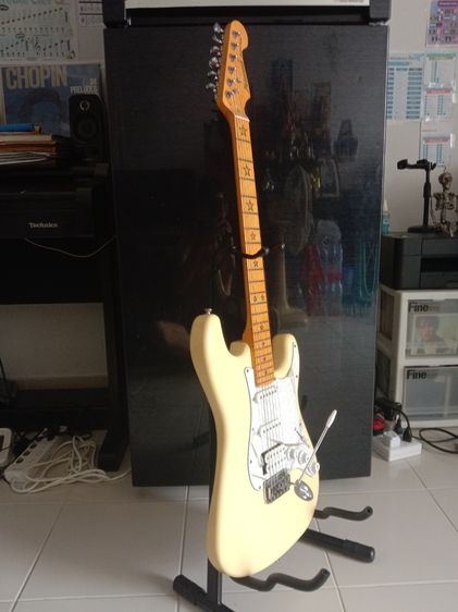 กีต้าร์ไฟฟ้า McLorence STR -200 ( คอดาว ) สี Classic Creme รูปที่ 8