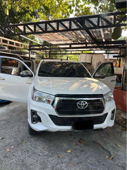 รถ Toyota Hilux Revo 2.4 E Prerunner สี ขาว