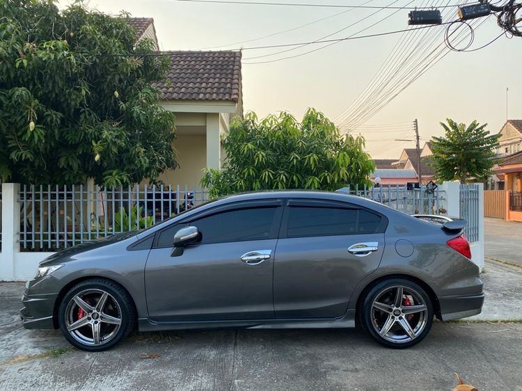 Honda Civic 2013 1.8 E i-VTEC เบนซิน เกียร์อัตโนมัติ เทา รูปที่ 3