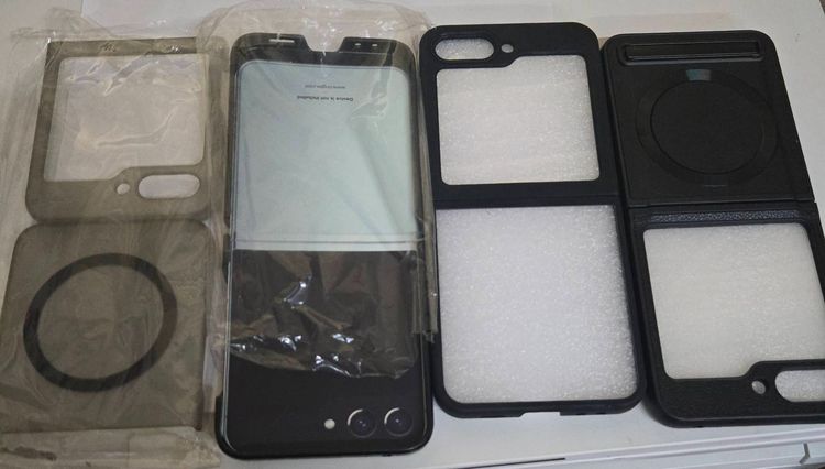 ลดราคา โล็ะขายเป็นอะหลั่ย Samsung Flip 5  256gb จอนอกดี จอในเสีย ขายพร้อมอุุปกรณ์ รูปที่ 2