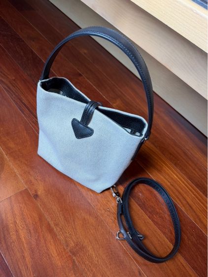 ขาย Longchamp Roseau Essential Rayé Bucket Bag XS สภาพสวยกริบ พร้อมสายสะพายยาว รูปที่ 4