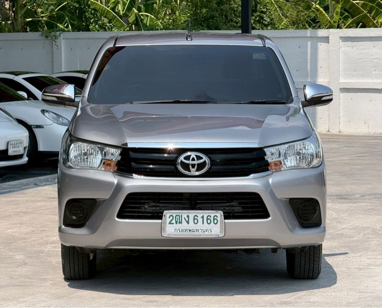 Toyota Hilux Revo 2016 2.4 E Pickup ดีเซล ไม่ติดแก๊ส เกียร์ธรรมดา เทา รูปที่ 2