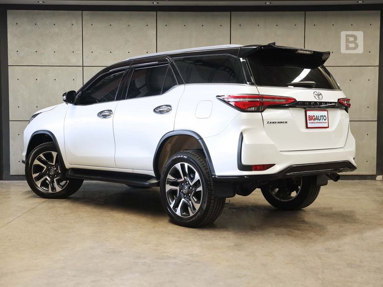 Toyota Fortuner 2024 2.4 Legender Black Top Utility-car ดีเซล ไม่ติดแก๊ส เกียร์อัตโนมัติ ขาว รูปที่ 4