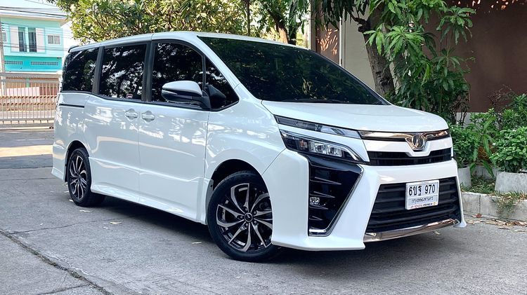 Toyota Voxy 2020 2.0 ZS Utility-car เบนซิน ไม่ติดแก๊ส เกียร์อัตโนมัติ ขาว