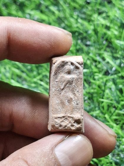 (ปิดแล้วครับ)เก่าๆเหมา6องค์รวมกัน550฿ พระลึกลับเนื้อดินผสมผง( เนื้อ แก่ ดิน )มีคราบกรุคราบปูนติด ไม่ทราบที่ ได้มาพร้อมกัน  รูปที่ 5