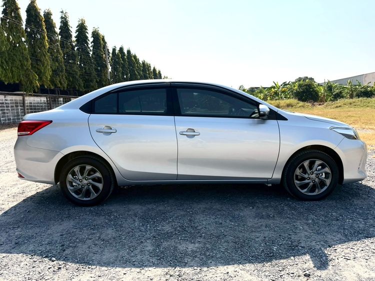 Toyota Vios 2021 1.5 Mid Sedan เบนซิน ไม่ติดแก๊ส เกียร์อัตโนมัติ เทา รูปที่ 4