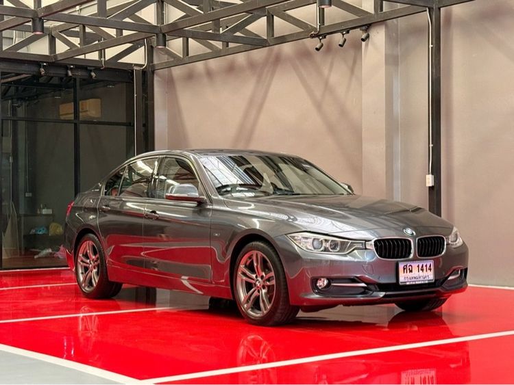 รถ BMW Series 3 320d สี เทา