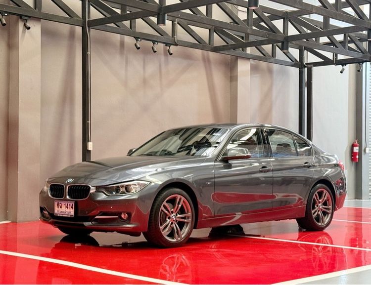 BMW Series 3 2015 320d Sedan ดีเซล ไม่ติดแก๊ส เกียร์อัตโนมัติ เทา รูปที่ 4