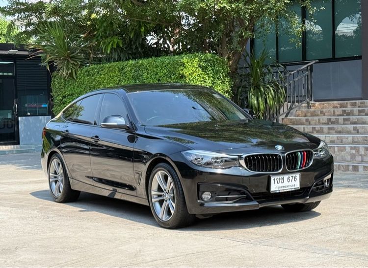 รถ BMW Series 3 320d สี ดำ