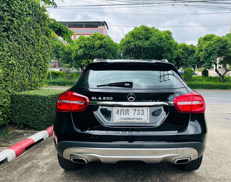 Mercedes-Benz GLA-Class 2015 GLA200 Sedan เบนซิน ไม่ติดแก๊ส เกียร์อัตโนมัติ ดำ รูปที่ 4