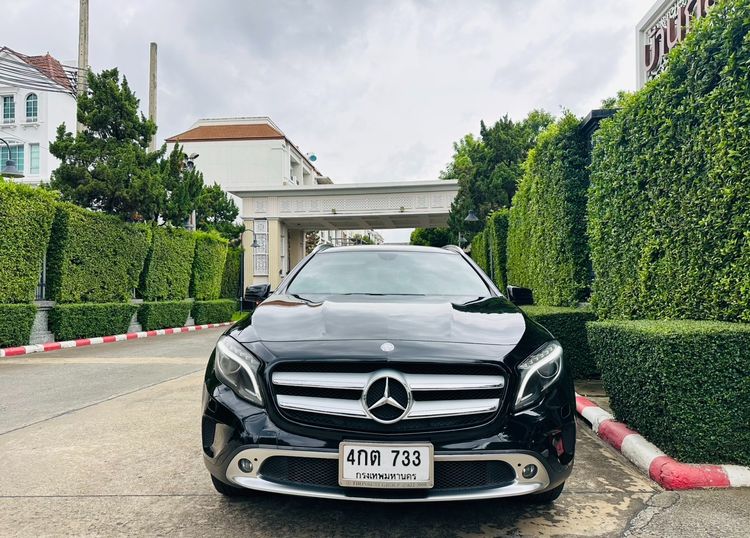 Mercedes-Benz GLA-Class 2015 GLA200 Sedan เบนซิน ไม่ติดแก๊ส เกียร์อัตโนมัติ ดำ รูปที่ 2