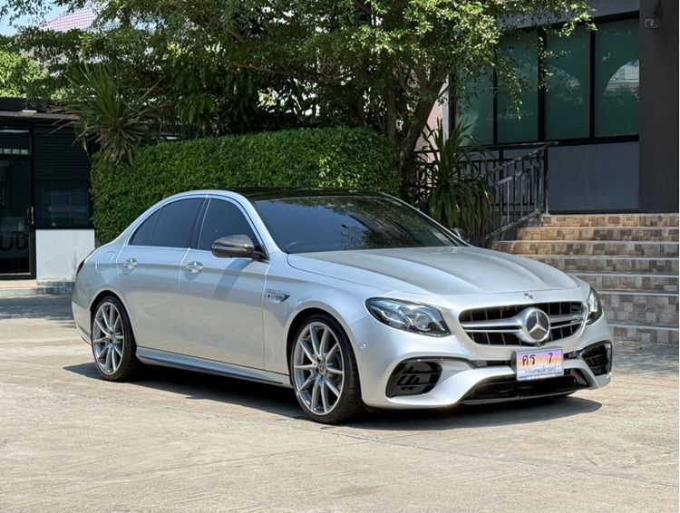 รถ Mercedes-Benz E-Class E220 สี บรอนซ์เงิน