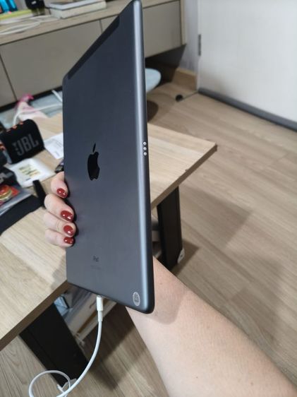 Ipad Gen9 Wifi Sim 64gb มือ2 
 ประกันหมด  
