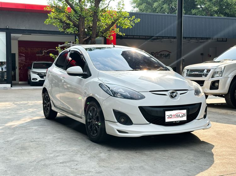 Mazda Mazda 2 2013 1.5 Sports Groove Sedan เบนซิน เกียร์อัตโนมัติ ขาว รูปที่ 3