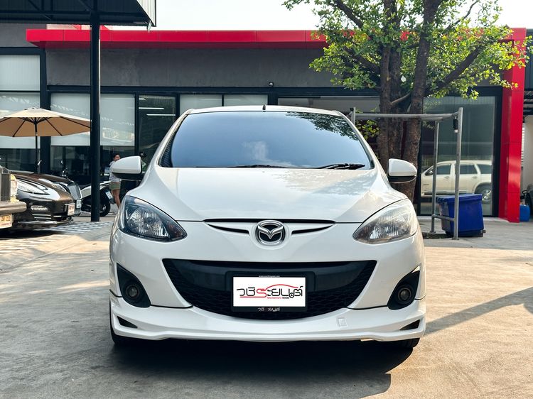 Mazda Mazda 2 2013 1.5 Sports Groove Sedan เบนซิน เกียร์อัตโนมัติ ขาว รูปที่ 2