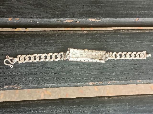 เลสไตรมาส 61 รุ่นรวยทรัพแสนล้าน หลวงพ่อรวย วัดภาชี อยุธยา  หนัก 2บาท  หน้ากากเนื้อเงินลงยาหน้าทองคำ ข้อมือ 17cen.สวยมาก จัดสร้าง 5,000 เส้น รูปที่ 9