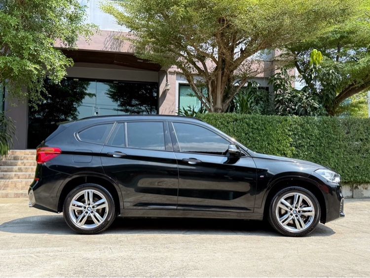 BMW X1 2020 2.0 sDrive20d M Sport Utility-car ดีเซล ไม่ติดแก๊ส เกียร์อัตโนมัติ ดำ รูปที่ 2