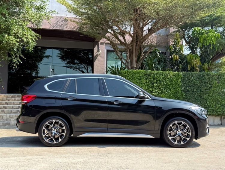 BMW X1 2021 2.0 sDrive20d xLine Utility-car ดีเซล ไม่ติดแก๊ส เกียร์อัตโนมัติ ดำ รูปที่ 2