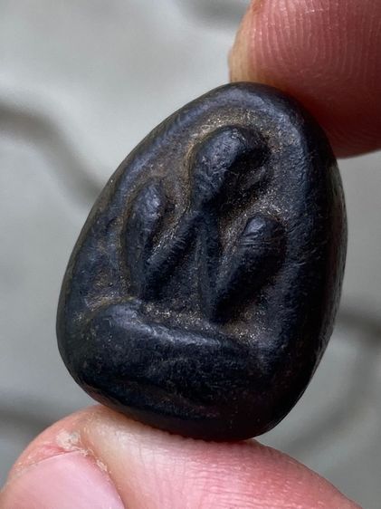 พระปิดตาหลังยันต์ เนื้อคลุกรัก รูปที่ 6