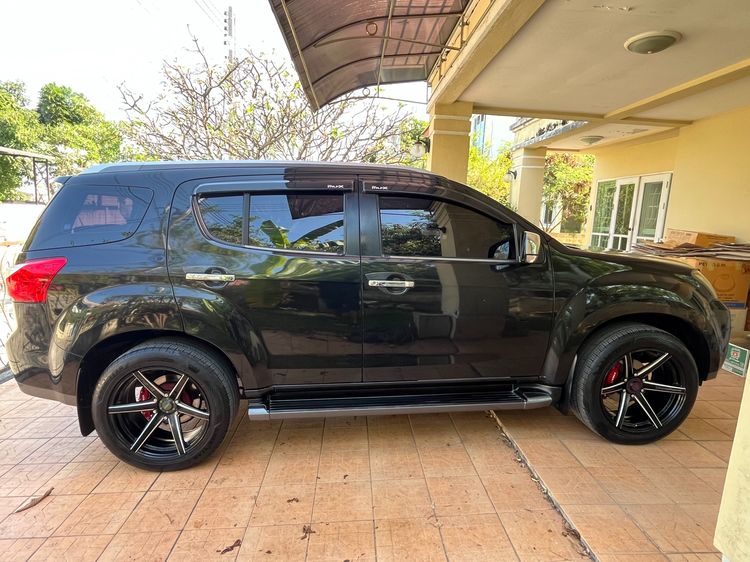 Isuzu MU-X 2014 3.0 Utility-car ดีเซล เกียร์อัตโนมัติ ดำ รูปที่ 2