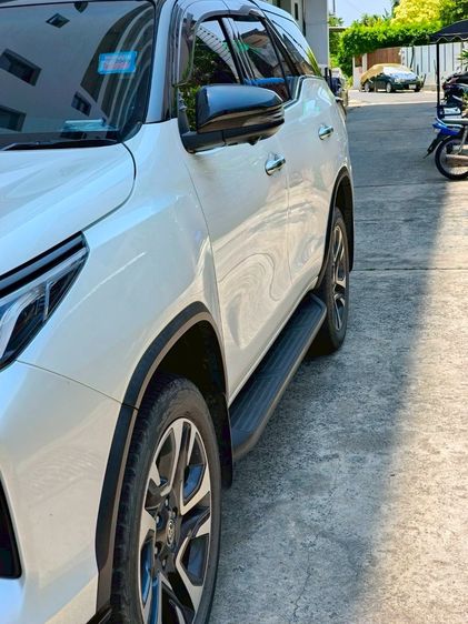 Toyota Fortuner 2021 2.4 Legender Utility-car ดีเซล เกียร์อัตโนมัติ ขาว รูปที่ 2