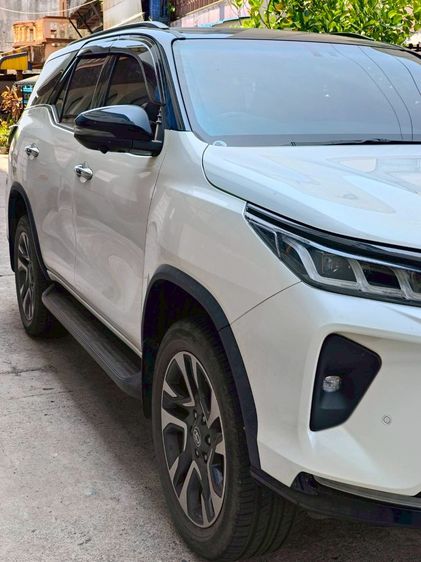 Toyota Fortuner 2021 2.4 Legender Utility-car ดีเซล เกียร์อัตโนมัติ ขาว รูปที่ 3