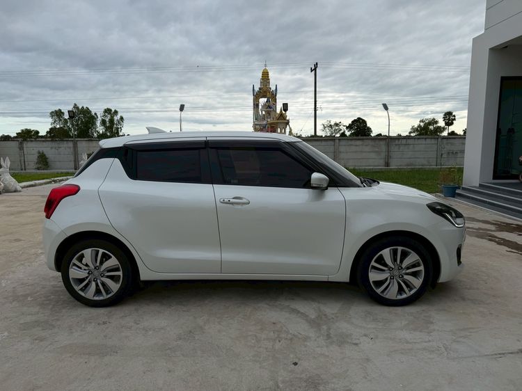 รถ Suzuki Swift 1.2 GLX สี ขาว