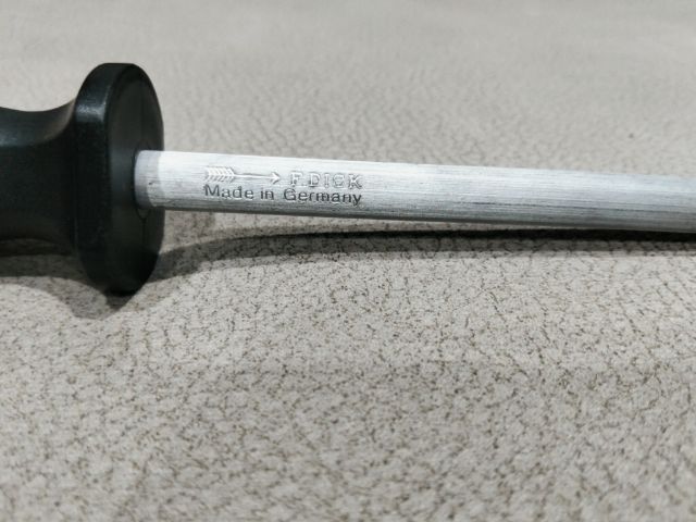 ขอขายแท่งเหล็กลับมีดของแบรนด์ F.Dick Germany . made in Germany ของแท้.ขนาดความยาวพร้อมด้าม 15 นิ้ว.ส่วนตายาว 10 นิ้ว.สภาพใหม่ รูปที่ 8