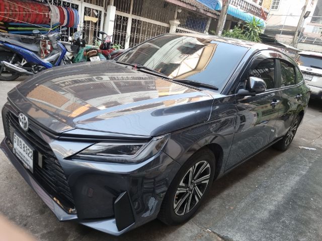 Toyota Yaris ATIV 2024 1.2 Smart Sedan เบนซิน ไม่ติดแก๊ส เกียร์อัตโนมัติ เทา รูปที่ 2
