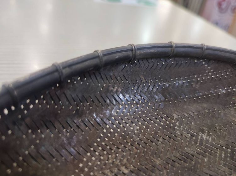 กระด้งถักสาน งานขึ้นมือ โบราณ  สไตล์วินเทจ งานกะไหล่เงิน รูปที่ 10