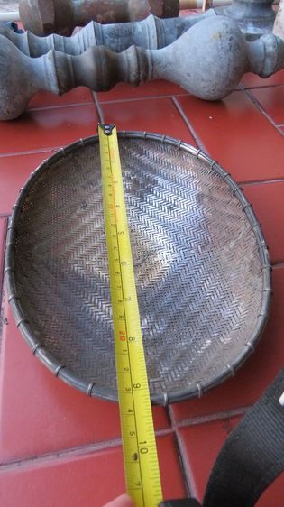 กระด้งถักสาน งานขึ้นมือ โบราณ  สไตล์วินเทจ งานกะไหล่เงิน รูปที่ 5