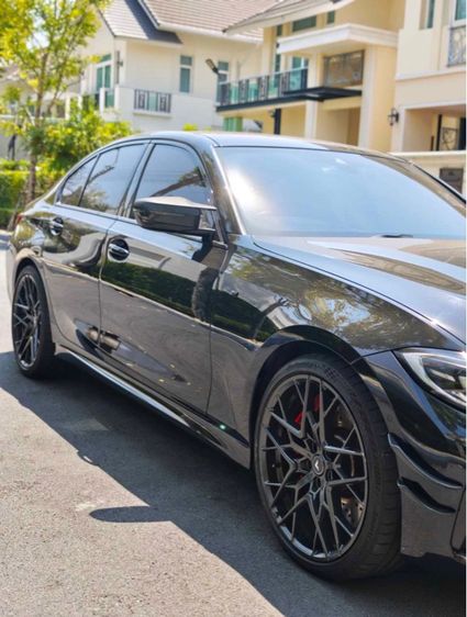 BMW Series 3 2021 330e Sedan ปลั๊กอินไฮบริด (PHEV) ไม่ติดแก๊ส เกียร์อัตโนมัติ ดำ รูปที่ 2