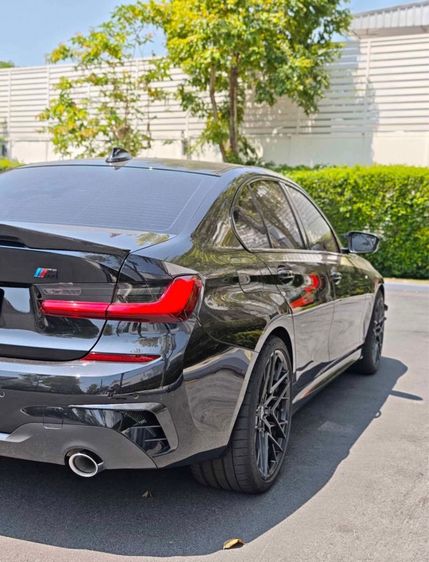 BMW Series 3 2021 330e Sedan ปลั๊กอินไฮบริด (PHEV) ไม่ติดแก๊ส เกียร์อัตโนมัติ ดำ รูปที่ 4
