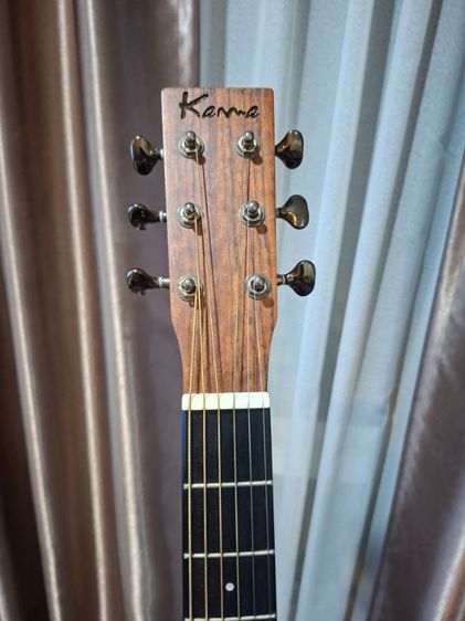 กีต้าร์ไม้วอนัทเสียงดีมากๆ