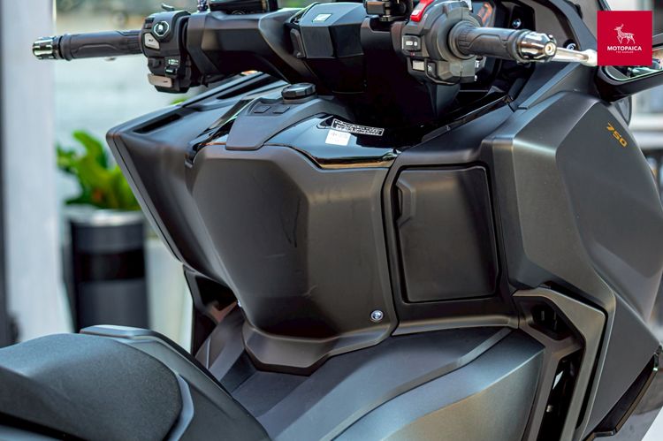 Honda Forza750 ปี2025 มือเดียว วิ่ง9,000Km. ท่อAkrapovic Carbon รูปที่ 15