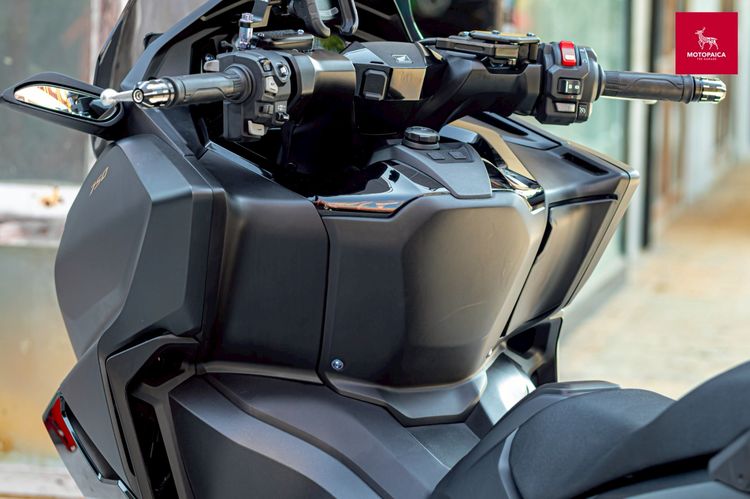Honda Forza750 ปี2025 มือเดียว วิ่ง9,000Km. ท่อAkrapovic Carbon รูปที่ 14