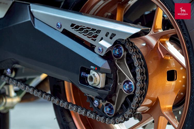 Honda Forza750 ปี2025 มือเดียว วิ่ง9,000Km. ท่อAkrapovic Carbon รูปที่ 9