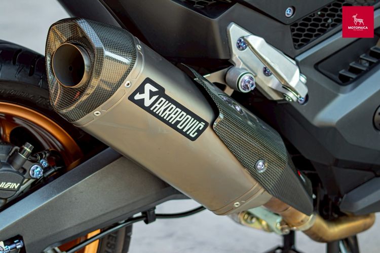 Honda Forza750 ปี2025 มือเดียว วิ่ง9,000Km. ท่อAkrapovic Carbon รูปที่ 7