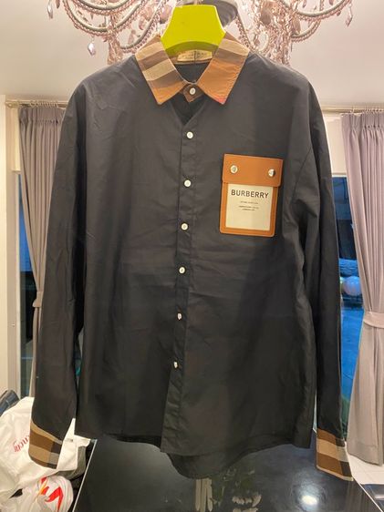 เบอร์เบอรึ่(ติดจองค่ะ) เสื้อเชิ้ต สภาพใหม่เอี่ยม
