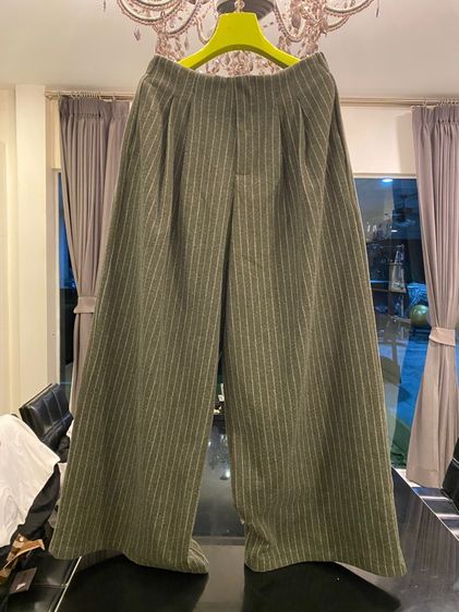 บาร์เลนเซียเอก้า (ติดจองค่ะ)กางเกงทรงเอวสูง ขากระบอกกว้าง สภาพใหม่เอี่ยม รูปที่ 2