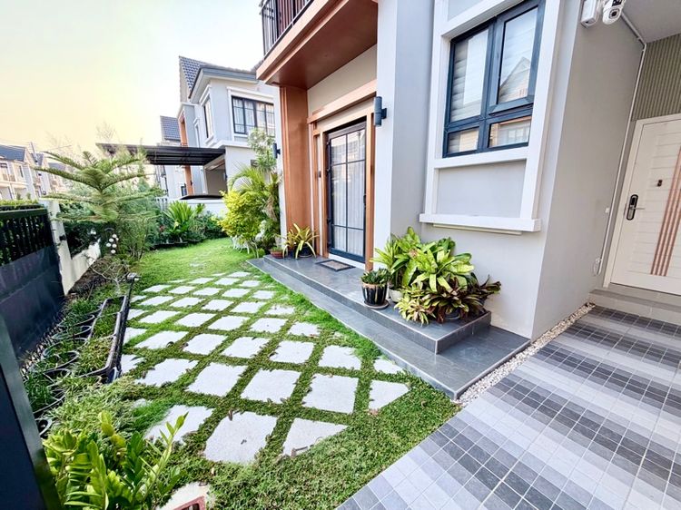 ตกแต่งครบ ให้เช่าบ้านหรู พานทอง รูปที่ 4