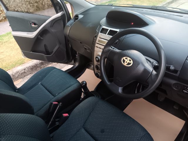 Toyota Yaris 2006 1.5 E เบนซิน ไม่ติดแก๊ส เกียร์ธรรมดา เทา รูปที่ 4