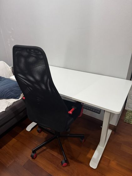 ขาย เก้าอี้สำนักงาน IKEA สีดำ-แดง พนักพิงตาข่าย รูปที่ 2