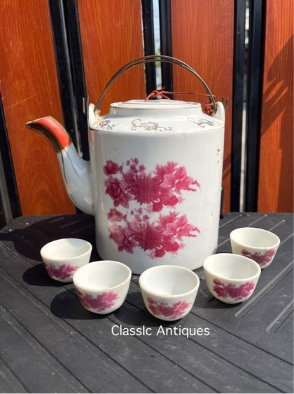 กาน้ำชา ลายดอกแดง ใบใหญ่เก่าสะสม