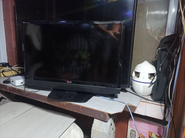 LG led tv 24 นิ้ว รุ่น 24mn42a ทำจอคอมได้ดูทีวีดิจิตอลได้เลย มีรีโมทและอะแดบเตอร์ให้ ขาย 890 บาท